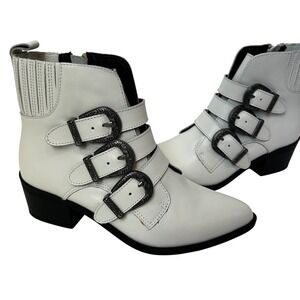Steve Madden Billey White Leather Belted Ankle Booties size 6